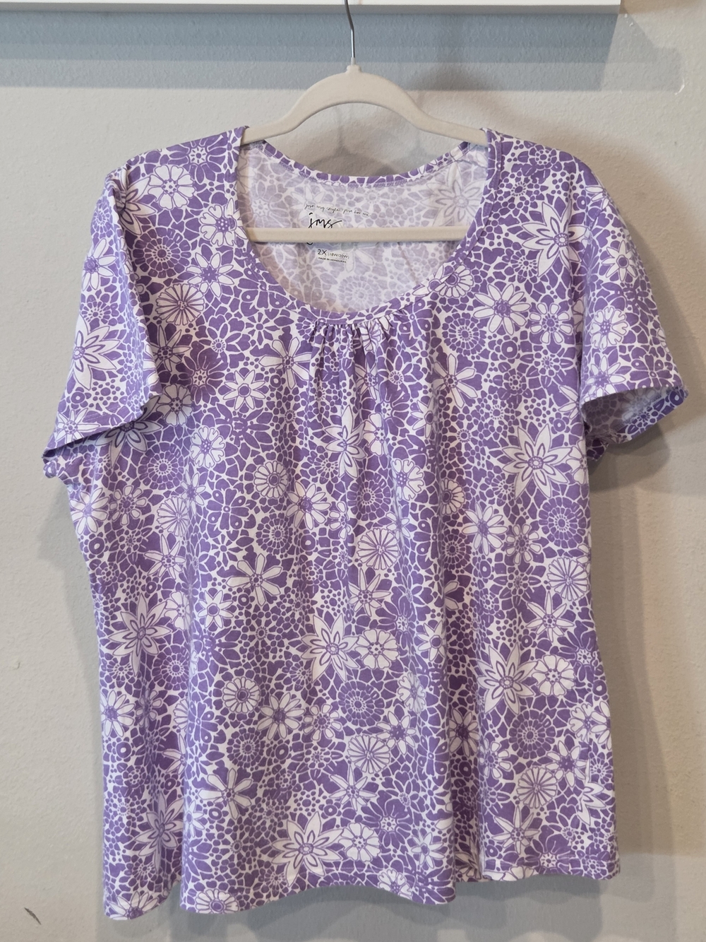 Impressions Lavender & White Floral Short Sleeve Scoop Neck Top